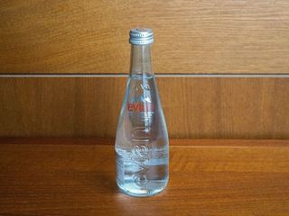 Evian негазована (330ml)