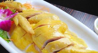 Pollo al vapore nell'olio cipollotti 葱油鸡