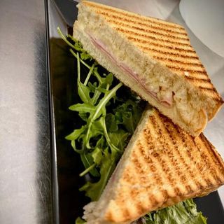 Tosta com Fiambre e Queijo