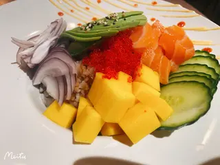 Poke salmón
