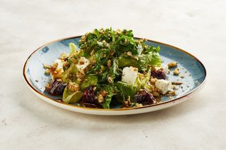 Салат со свеклой и творожным сыром (350г)