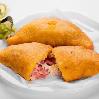 Empanada de jamón York y queso