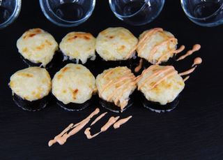 Запечений з мідіями (270г)