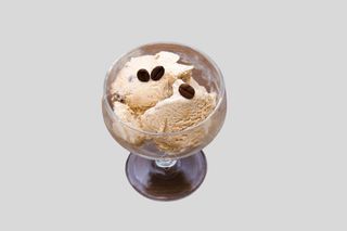 Coppa di gelato al caffè