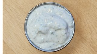 Jogurt turecki z ziołami