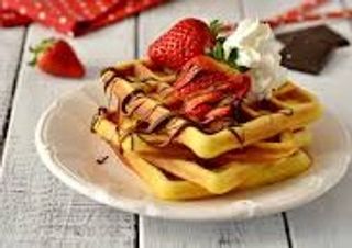Waffle nutella, panna, fragole