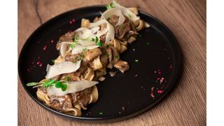 Fettuccini cu fâșii de vită