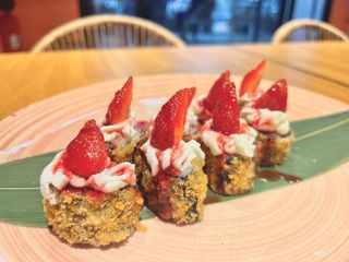 37A. Hosomaki Frito Fresa