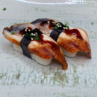 Nigiri de anguila