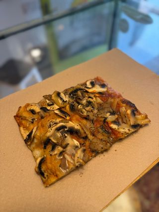 Pizza Champiñones (17.5 x 22.5 Cm.)