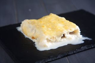 Canelons D'Espinacs amb Emmental I Beixamel (4 Uds.)