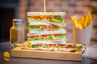 Клуб сандвич с бекон (550г)