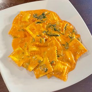 Lunette de espinacas y requesón con espinacas y nata