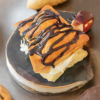 Pantxineta  de hojaldre Con Crema Y Nata