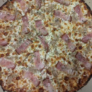 Pizza beicon y atún 