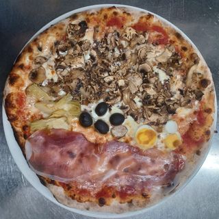 Pizza capricciosa