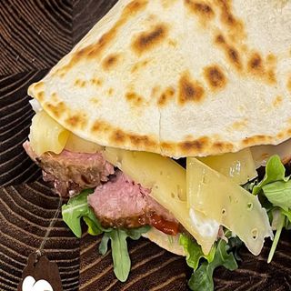 G2 - Hamburgher, fontina, misticanza pomodoro, ketchup e maio