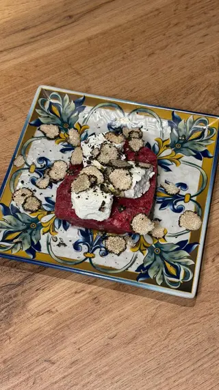 Tartare con caprino