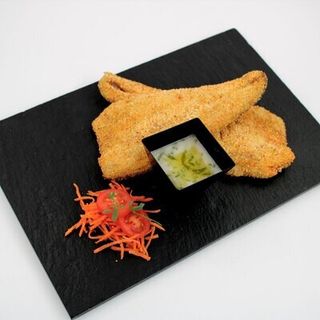 File de păstrăv în mălai cu mujdei Q