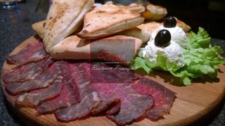 Uštipci sa sudžukom