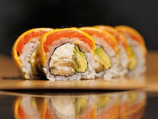 Чіз рол з лососем і креветкою темпура (350г)