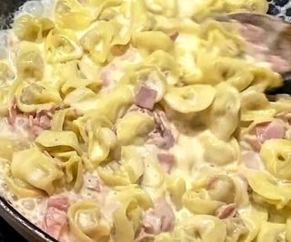 Tortellini panna e prosciutto