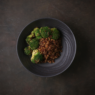 Քինոա բրոկկոլիով