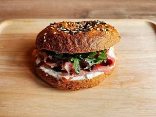 Бейгл з хамоном (160g)