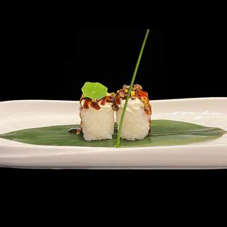 M048 Sushi gio white