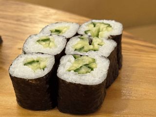 Макі з огірком (125g)