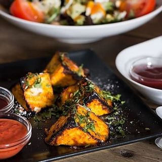 Brocheta de Paneer Tikka