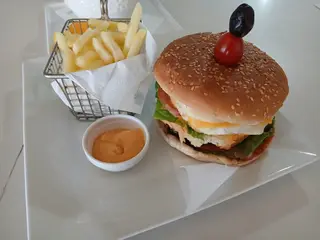 Hamburger Complet