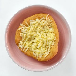 Мекица с кашкавал