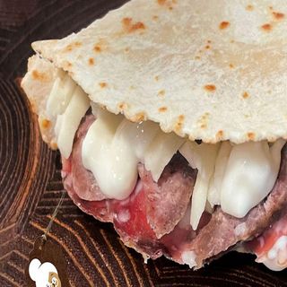 R1- Salame, salsiccia, mozzarella e squacquerone