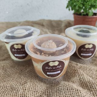 Beijinho (brigadeiro de coco)