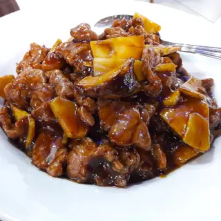 71. Ternera Con Bambú Y Setas
