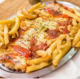 Milanesa Napolitana (Salsa De Tomate, Mozzarella y Jamón)