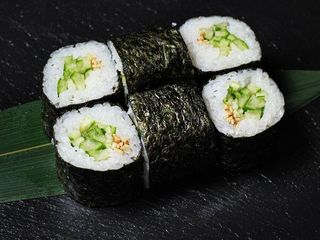 Макі з огірком (120g)