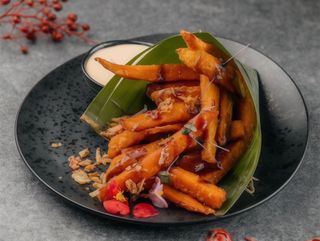 Батат фрі з сирним соусом кімчі (210g)