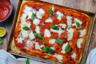 Pizza in teglia Margherita