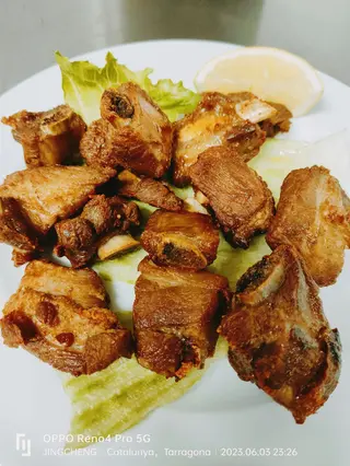 4E, Costillas Especiales