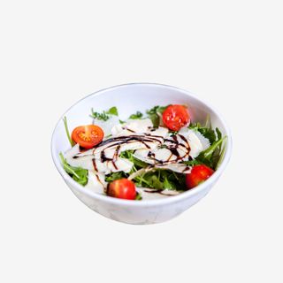 Salată de rucola, roşii și parmezan