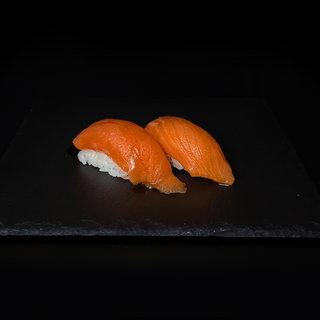 Нигири сьомга (2 броя)