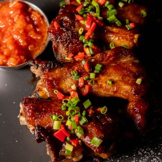 Реберця запечені в соусі унагі (300/60/50гр)