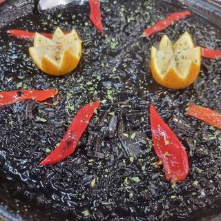Arroz Negro Con Pulpo Y Calamares (Para 2 Personas)