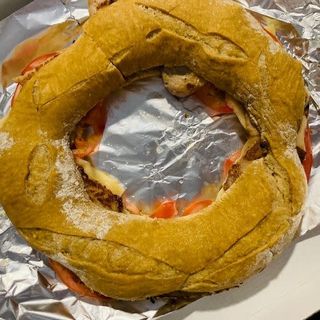 Rosca De Lomo, Queso Y Tomate