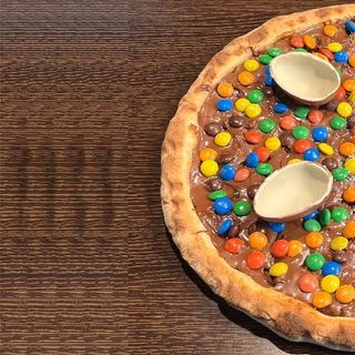 Pizza Chocolate com M&M's