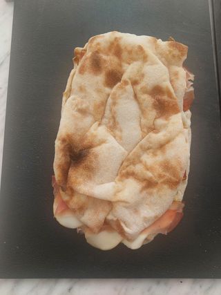 Focaccia cotto e mozzarella