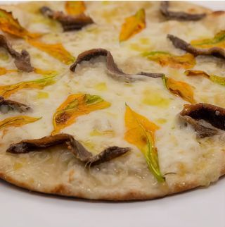 Fiori di zucca e alici