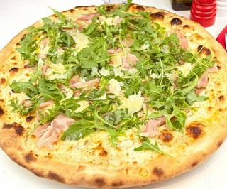 Pizza Mortadella Tartufo